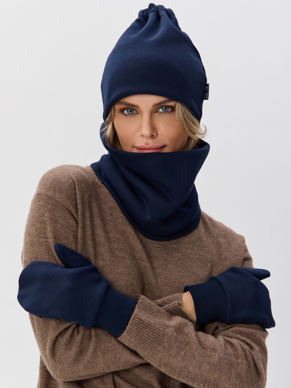 Комплект с начесом: снуд, варежки, шапка