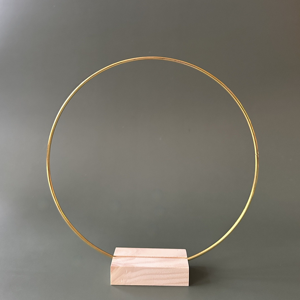 Основа деревянная с прорезью для одного кольца 8 * 3 *2 см, 1 штука, цвет натуральный, крепеж для таблички на стол / основа для свадебного декора стола