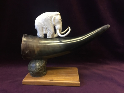 Мамонт шерстистый.Скульптура из рога лося.