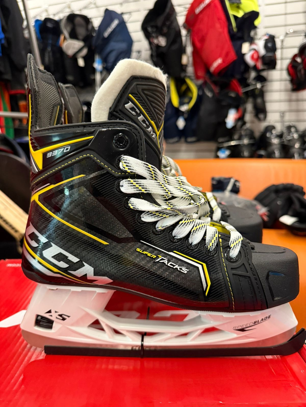CCM tacks 9370 SR 6D (EUR 40,5)