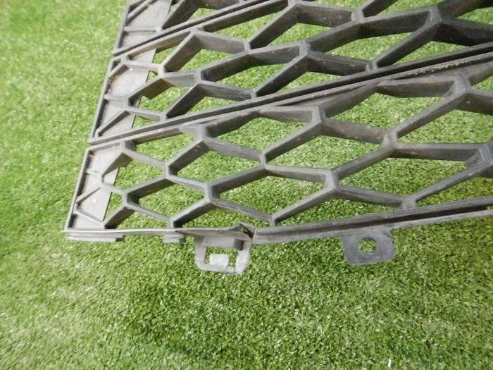 Решетка радиатора Lada Vesta (2015-н.в.)