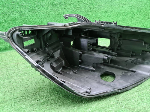Корпус фары правый BMW 8er G14 G15 G16 (2018-2022)