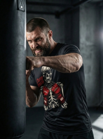 Футболка тренировочная мужская черная LEGENDA Кости боевые