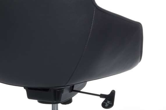 Кресло Magic-M B628 Черный