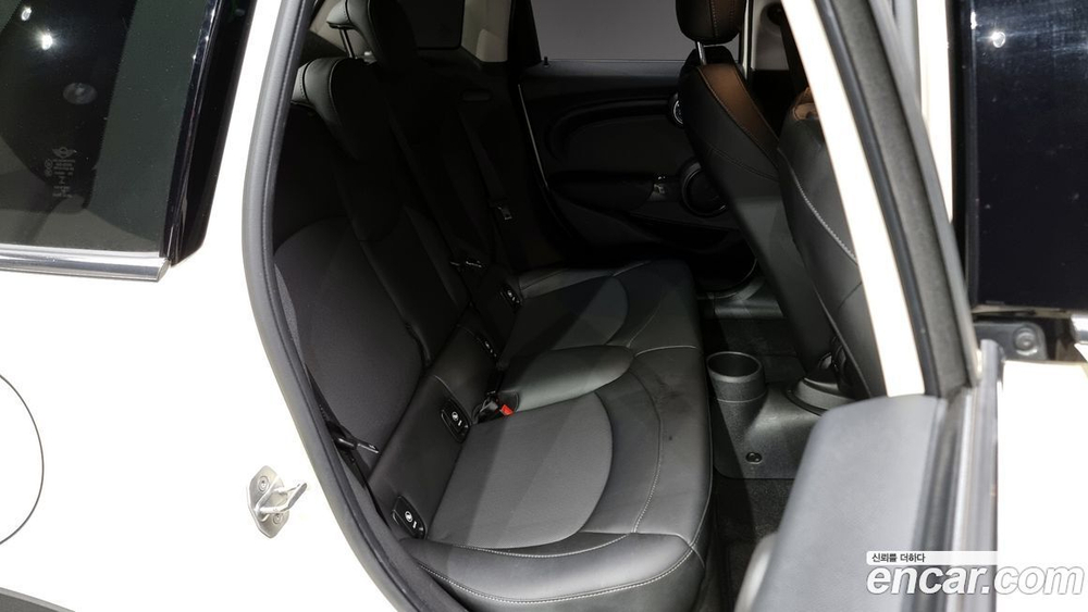 Mini Cooper 5 дверей Basic (03.2020)