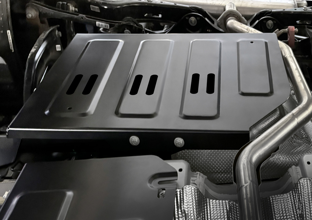 Защита топливного бака АвтоБроня для Geely Cityray РКПП FWD 2024-н.в., рынок РФ, сталь 1.5 мм, с крепежом, штампованная, 111.01947.1