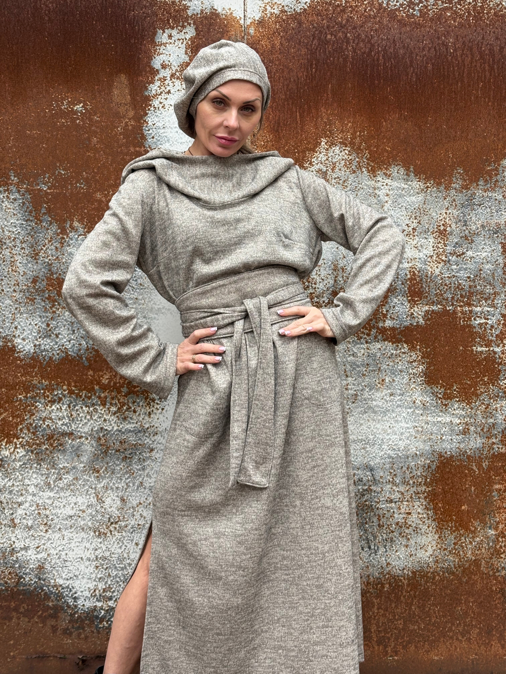 Платье Assassin / не знаем какой это цвет / красивый