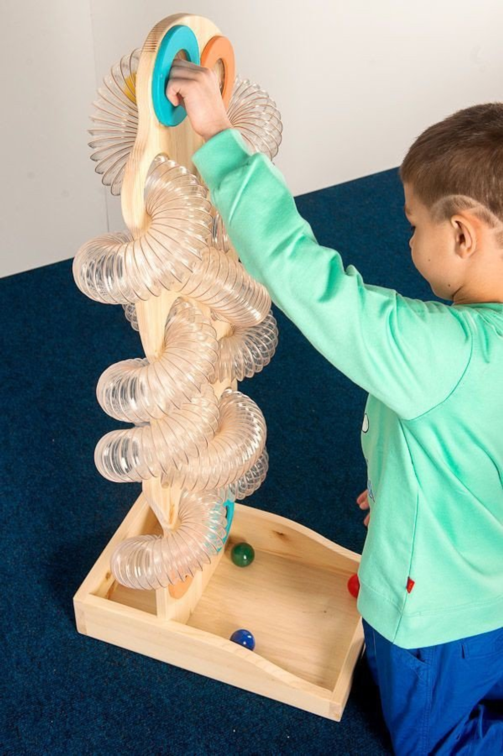 Настольный лабиринт с трубкой вертикальный