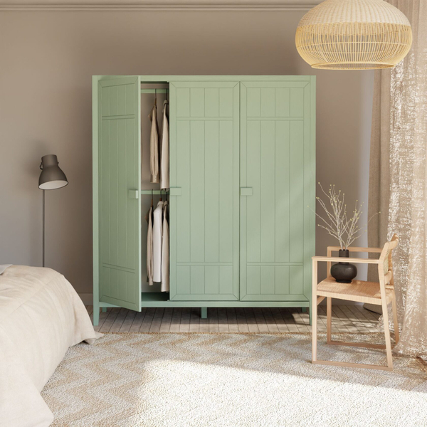 Шкаф для одежды Карлос из сосны, 3 двери, 154х50х173, со штангой и полками, эвкалипт