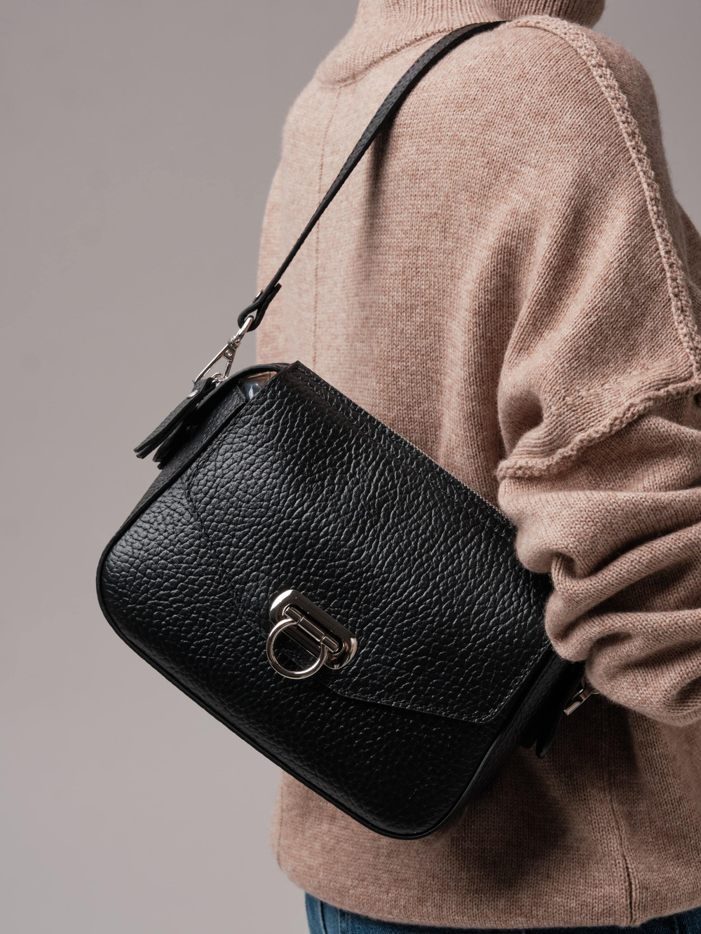 Женская сумка кросс-боди Azaro черный соло