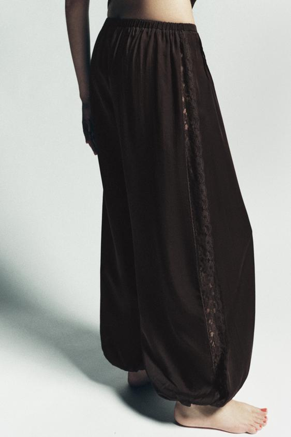 ZARA БРЮКИ-БОМБАШКИ ИЗ 100% ЛИОЦЕЛЛА, КОРИЧНЕВЫЙ