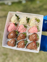 Клубника в белом, молочном и розовом шоколаде "Нежность" 9-12 шт