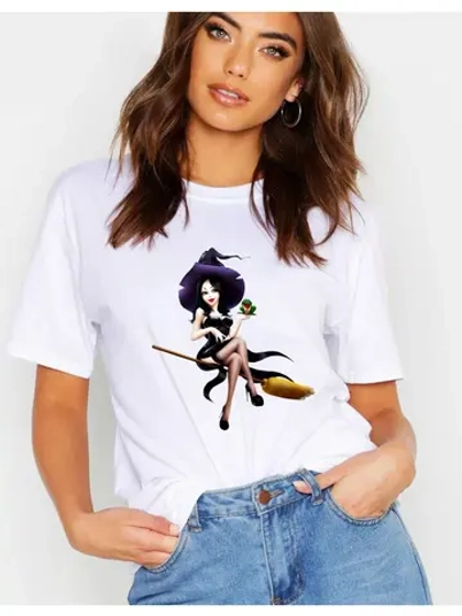 Футболка базовая с ведьма с лягушкой на метле. Хэллоуин