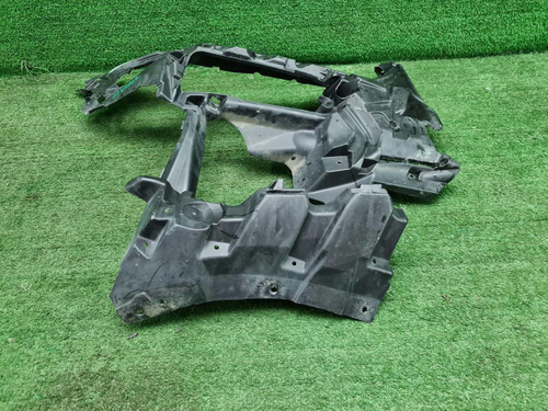 Кронштейн переднего бампера BMW X5 G05 (18-23)