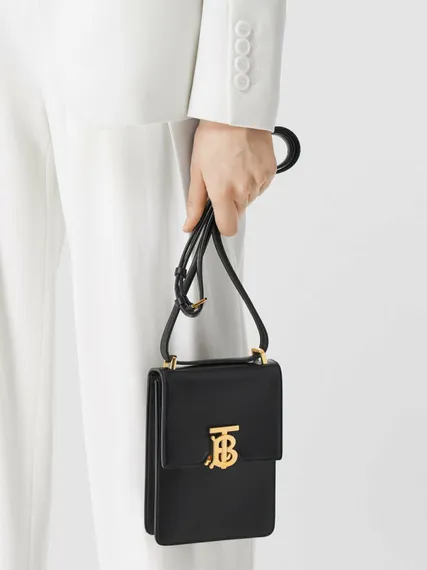 Кожаная сумка Burberry Robin черный