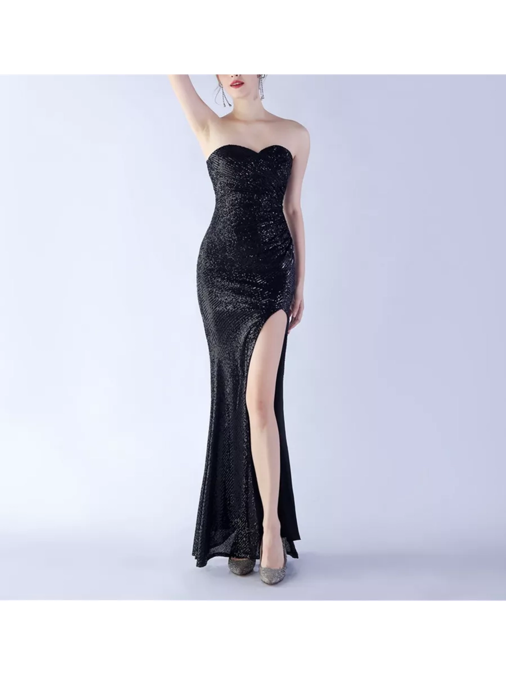 Платье макси блестящее с разрезом