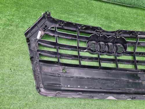 Решетка радиатора Audi Q5 2 80А (2017-2020)