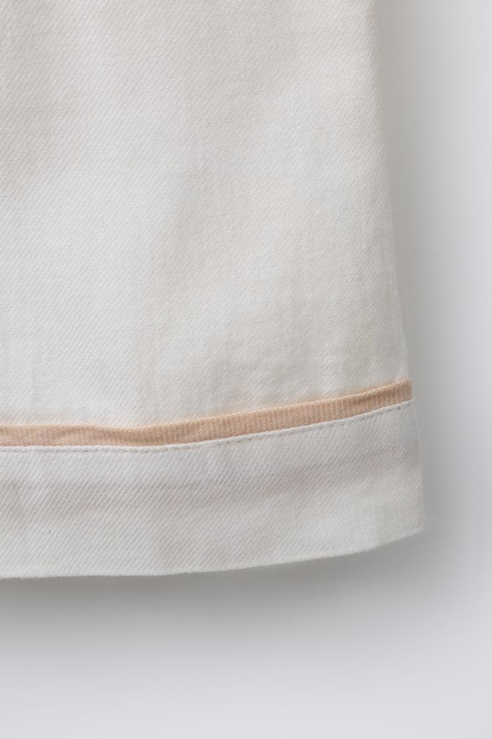 ZARA ПИЖАМА С КОНТРАСТНОЙ ОТДЕЛКОЙ, ЭКРЮ