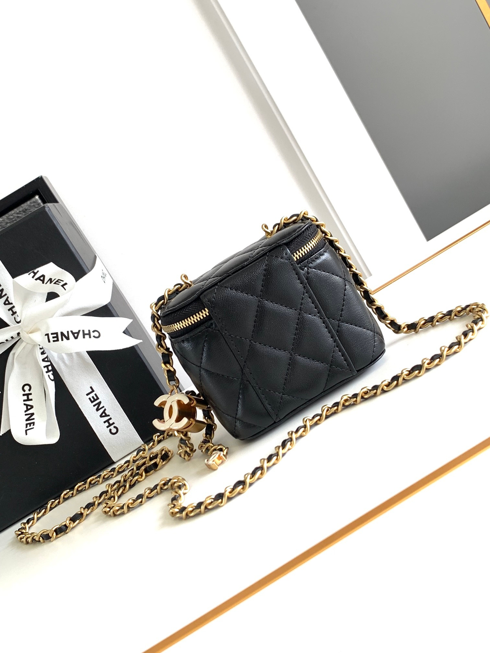 Chanel Vanity Bag 11 cm