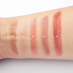 IsaDora Glossy Balm Hydrating Stylo - Тонизирующий увлажняющий бальзам для губ, 1,6 g