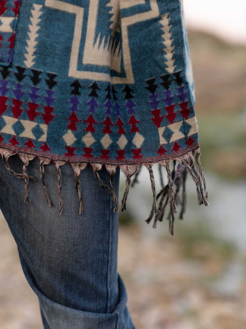 Пончо шерстяное с орнаментом