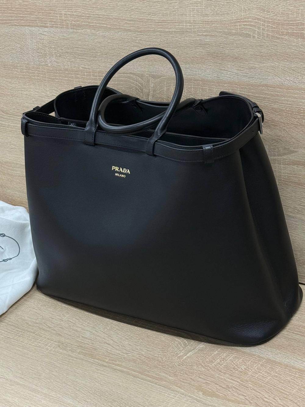 Сумка-мессенджер Prada