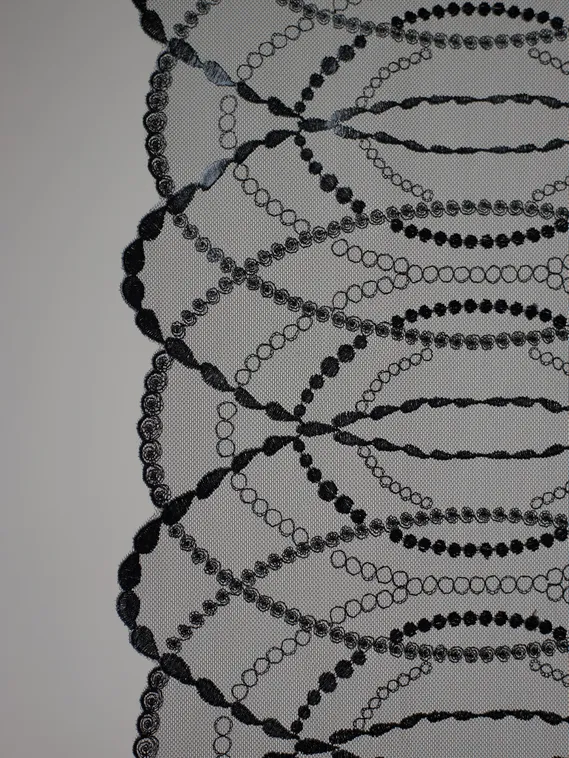 05-173 Вышивка на неэл. сетке 23 см, черный 170