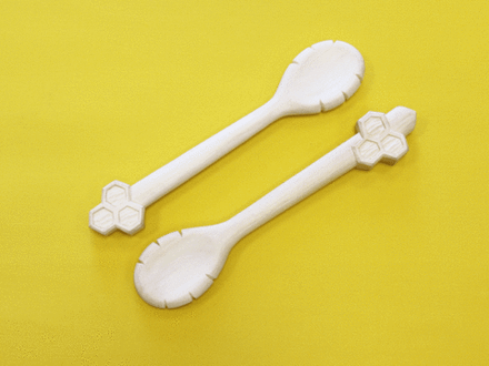 Деревянная ложка для отбора меда