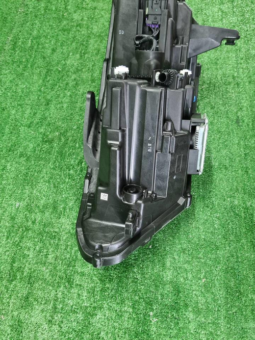 Фара правая Faw Besturn T77 (2018-н.в.) LED