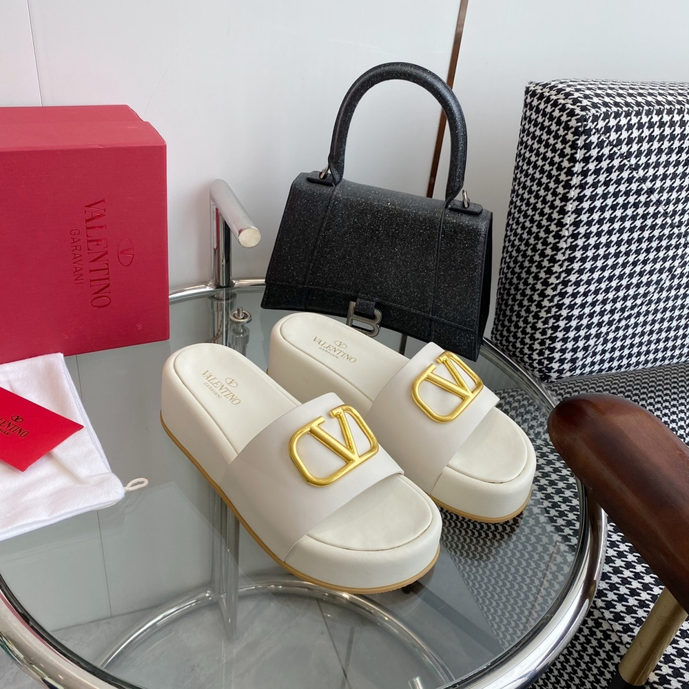 Valentino Vlogo Slide Sandal