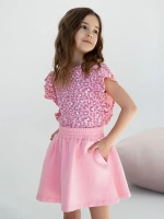 Розовый костюм для девочки с юбкой на лето