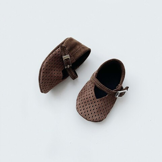 Босоножки с перфорацией