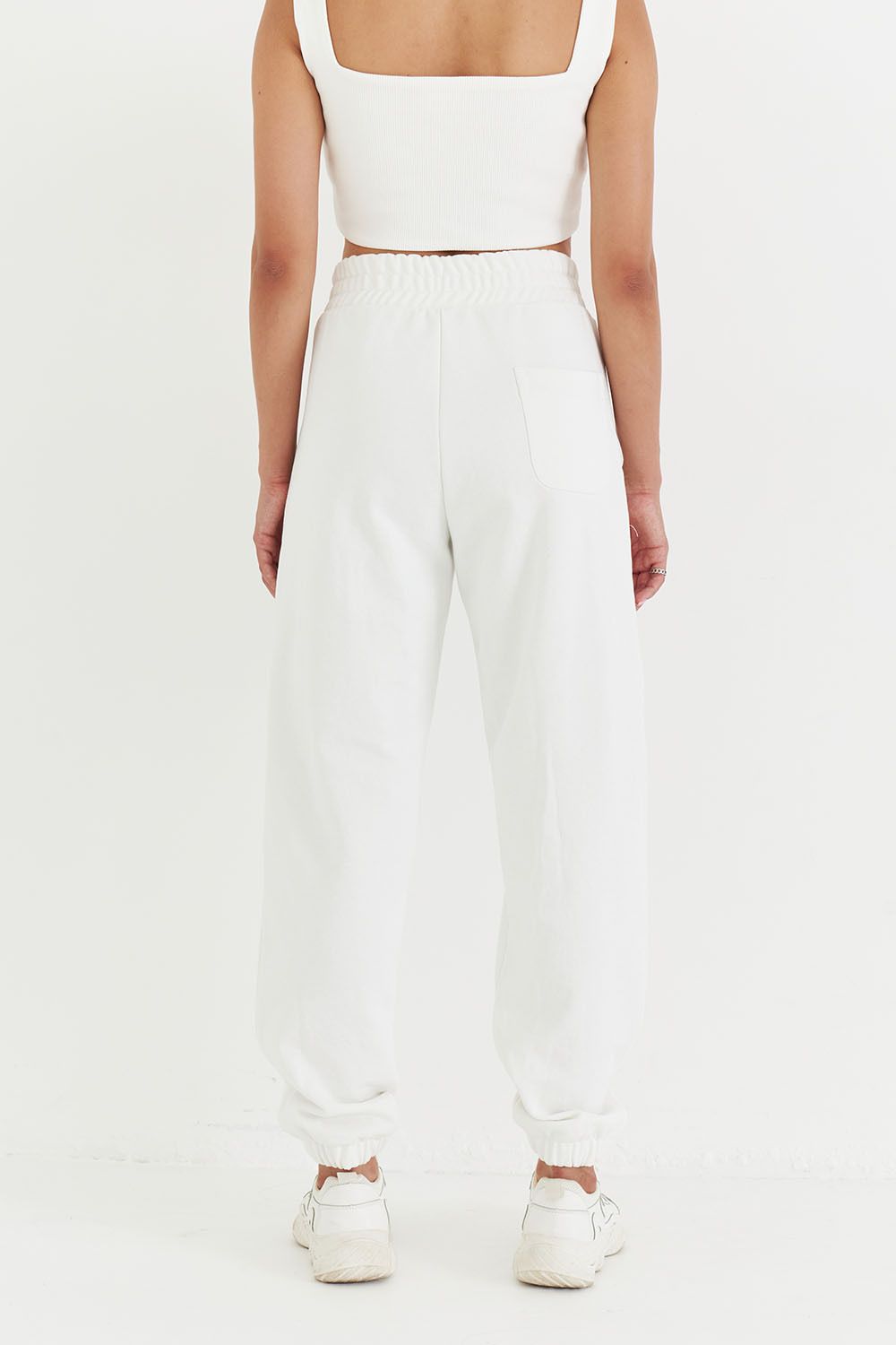 Свободные джоггеры без начеса из премиум футера кремового