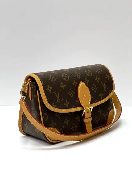 Сумка Louis Vuitton Diane коричневый