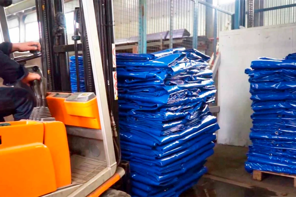 Строительный тент тарпаулин с утеплением 180 г/м2