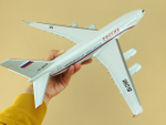 Модель самолета Ил-96-300 (М1:144, СЛО Россия)