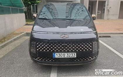 Hyundai Staria 4WD Lounge 9-и местный (04.2023)