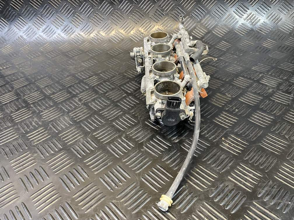 Дроссельные заслонки (впускной коллектор с инжекторами) Yamaha FJR1300A RP13A 2010