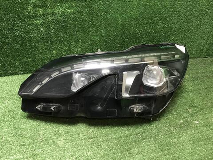 Битая Фара левая Peugeot 3008 2 (2016-2020) LED