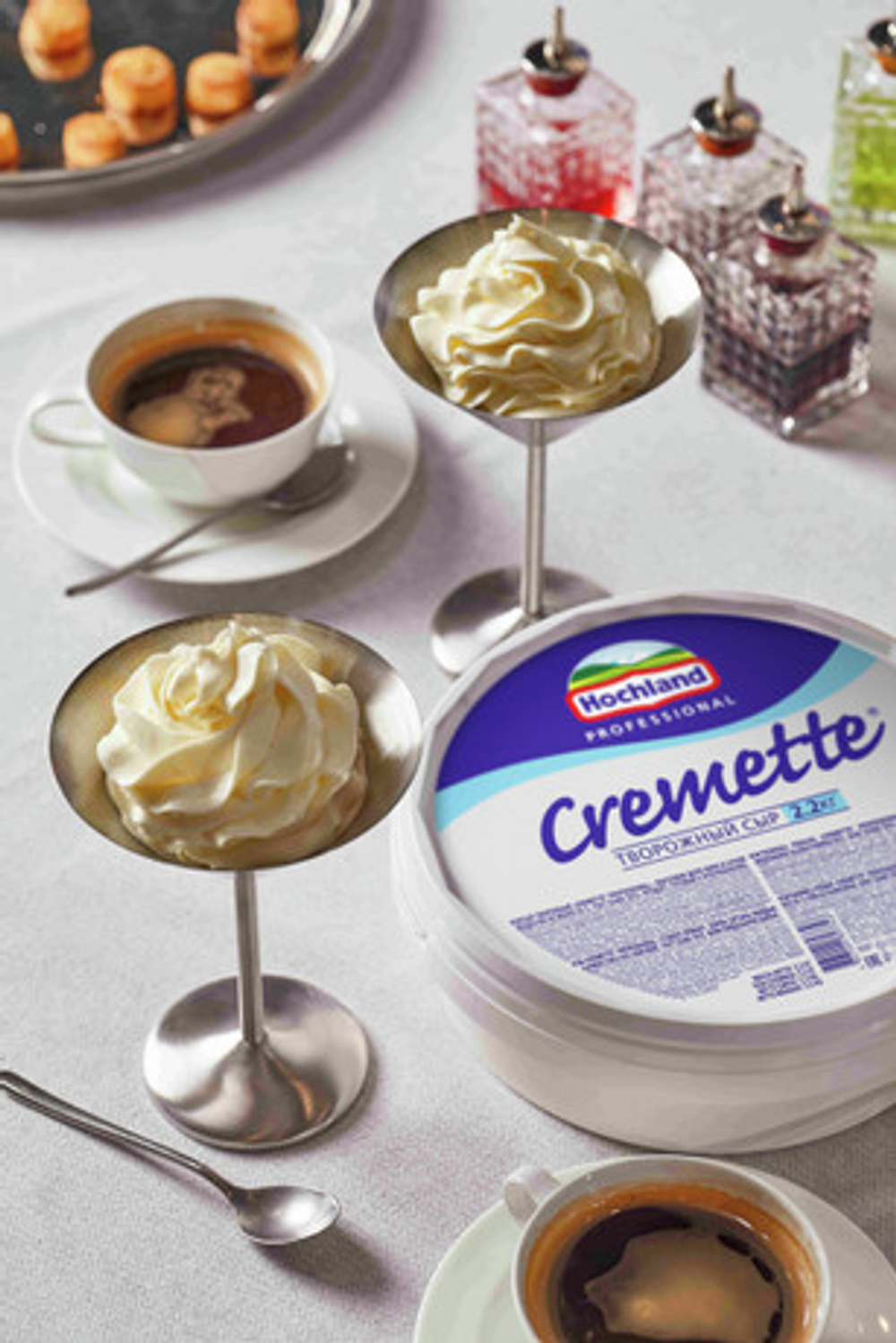 Сыр творожный Hochland Professional Cremette 65%, 2.2кг