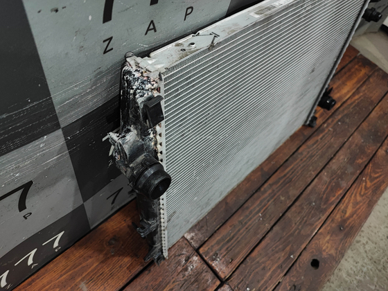 Радиатор двигателя Mercedes S-Class (W223) 20-нв Б/У Оригинал A0995009000