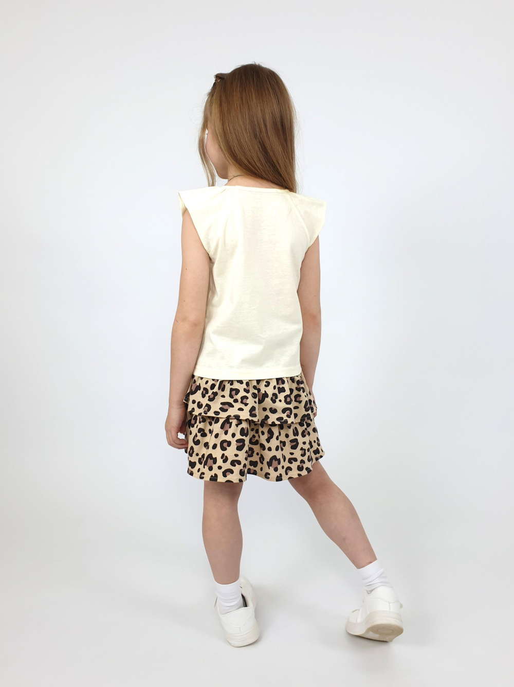 02-126-4 Комплект для девочки (футболка+ юбка)