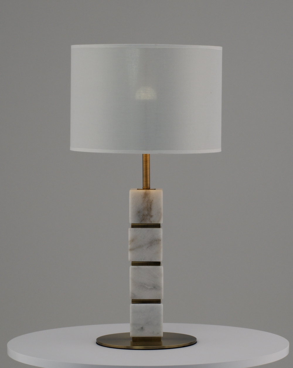 Лампа настольная Moderli V11145-1T Collett