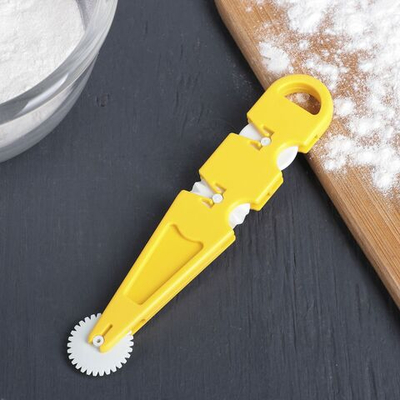 Валик для нарезки теста Доляна «Помощник», 13×2,5×0,5 см, 3 насадки (Цвет: не задано)