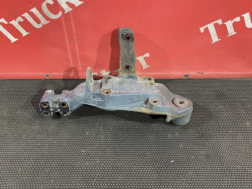 Кронштейн передней рессоры правый