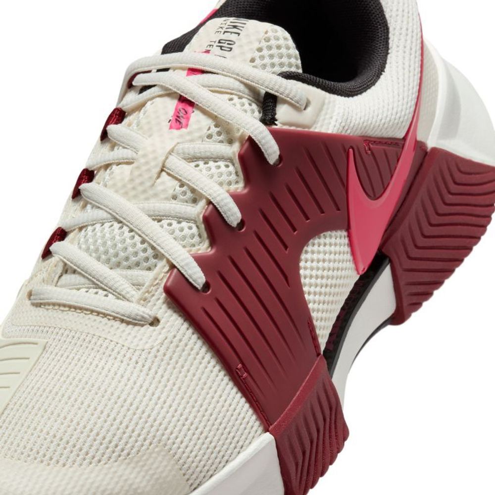 Женские теннисные кроссовки Nike Zoom GP Challenge 1 - pale ivory/rush pink/sail/team red