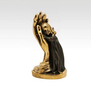 Скульптура "Девочка" (серия "Нежность")