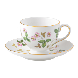 Wedgwood - Чайная чашка с блюдцем Wild Strawberry 170мл / артикул   1053289  / GTIN 4582112839540