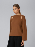 Женский джемпер коричневый с прорезями на плечах