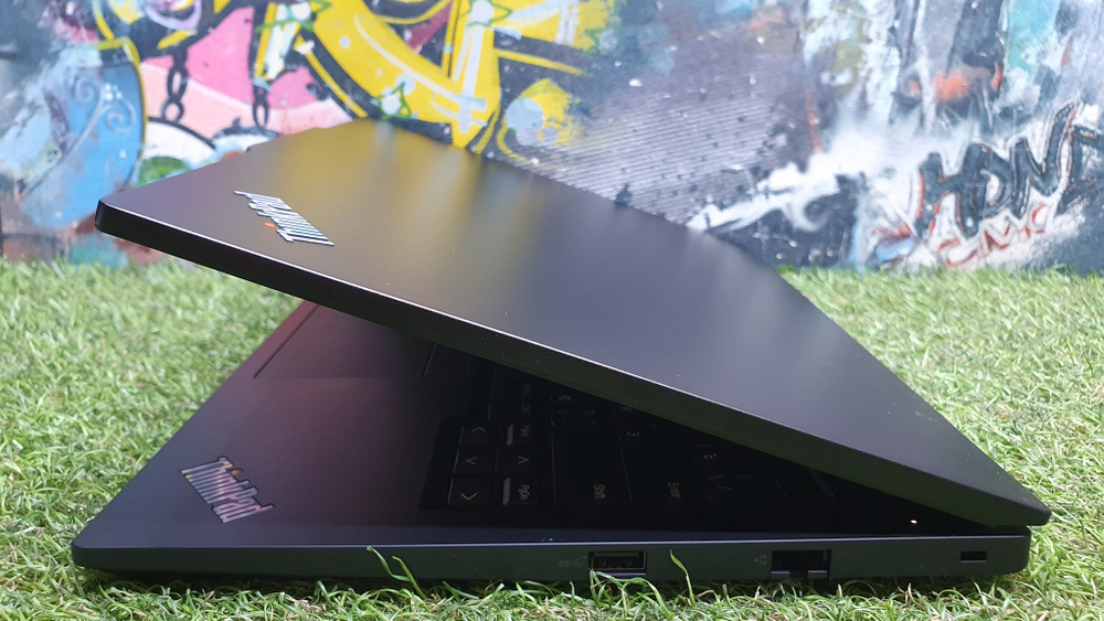 Ноутбук Lenovo Ryzen 7/40Gb/2K/ ThinkPad E14 G5 21JSS05C00/Windows 11